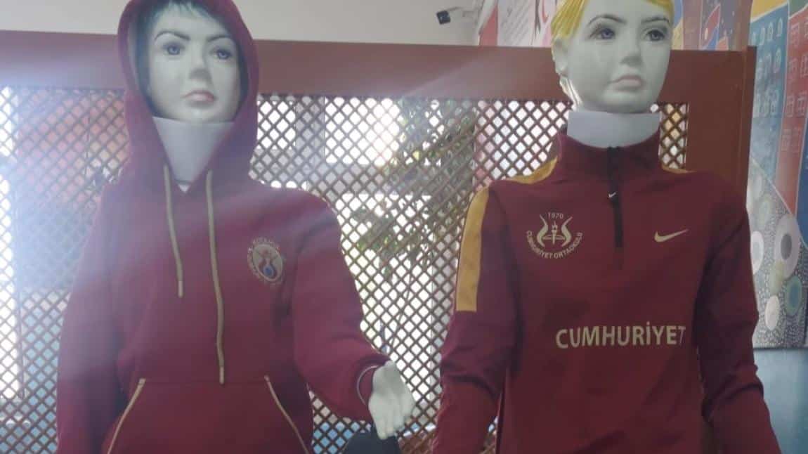 Okul Kıyafetlerimiz